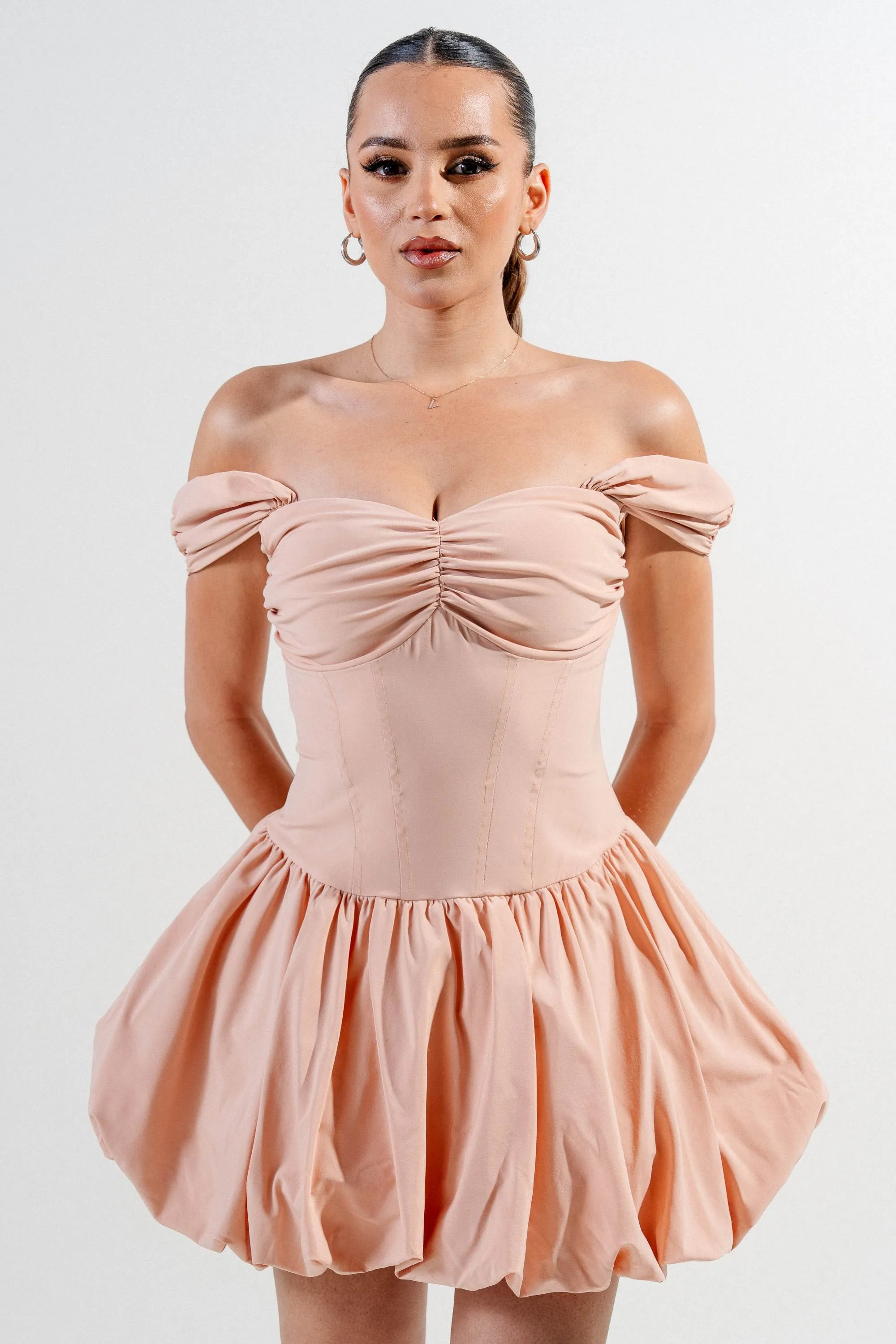 PD78502N-W / SILKEN STRETCH WOVEN OFF SHOULDER BUBBLE SKIRT MINI DRESS sold by privy product image thumbnail 4