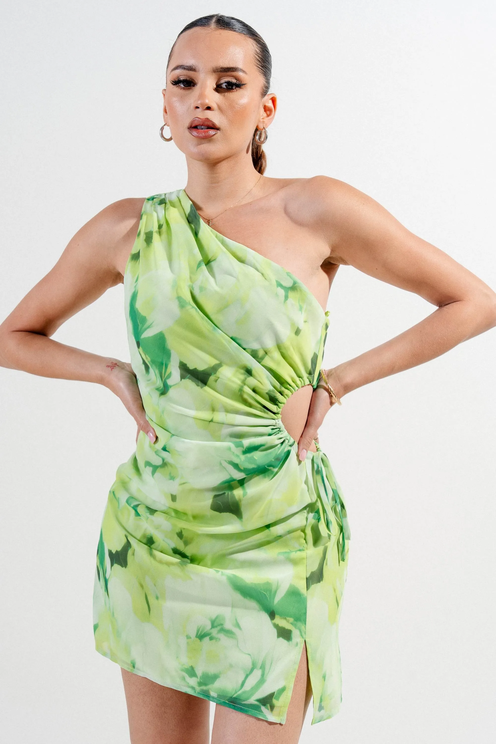 PDWS78720BTP-W / CHELSEA CHIFFON PRINT ONE SHOULDER SIDE CUTOUT A-LINE MINI DRESS sold by privy product image thumbnail 4