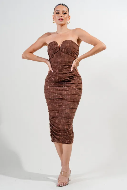 PD78996N / STRETCH LACE WIRE INSET TUBE RUCHING MIDI DRESS sold by privy