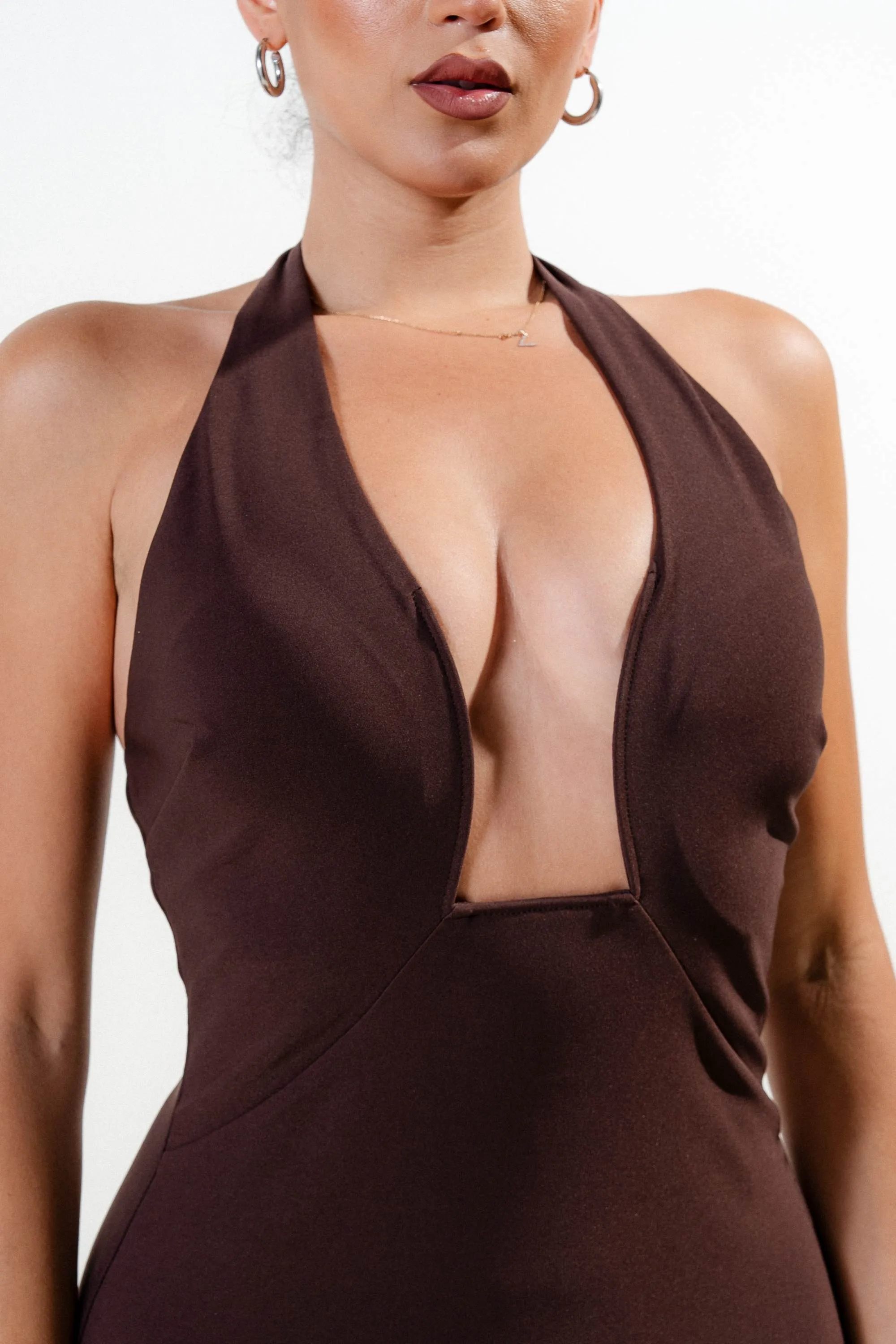 HD30106S / FINE STRETCH WOVEN HALTER NECK FITTED MIDI DRESS sold by privy product image thumbnail 4