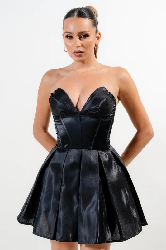 HD30056E / STIFF SHINY WOVEN STRAPLESS FLARE MINI DRESS sold by privy
