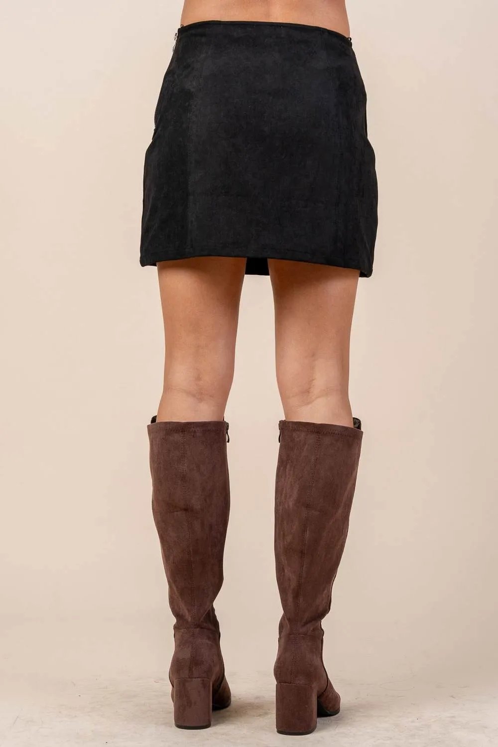 CB20039N / SUEDE MINI SKIRT WITH O-RING BELT DETAIL sold by privy product image thumbnail 4