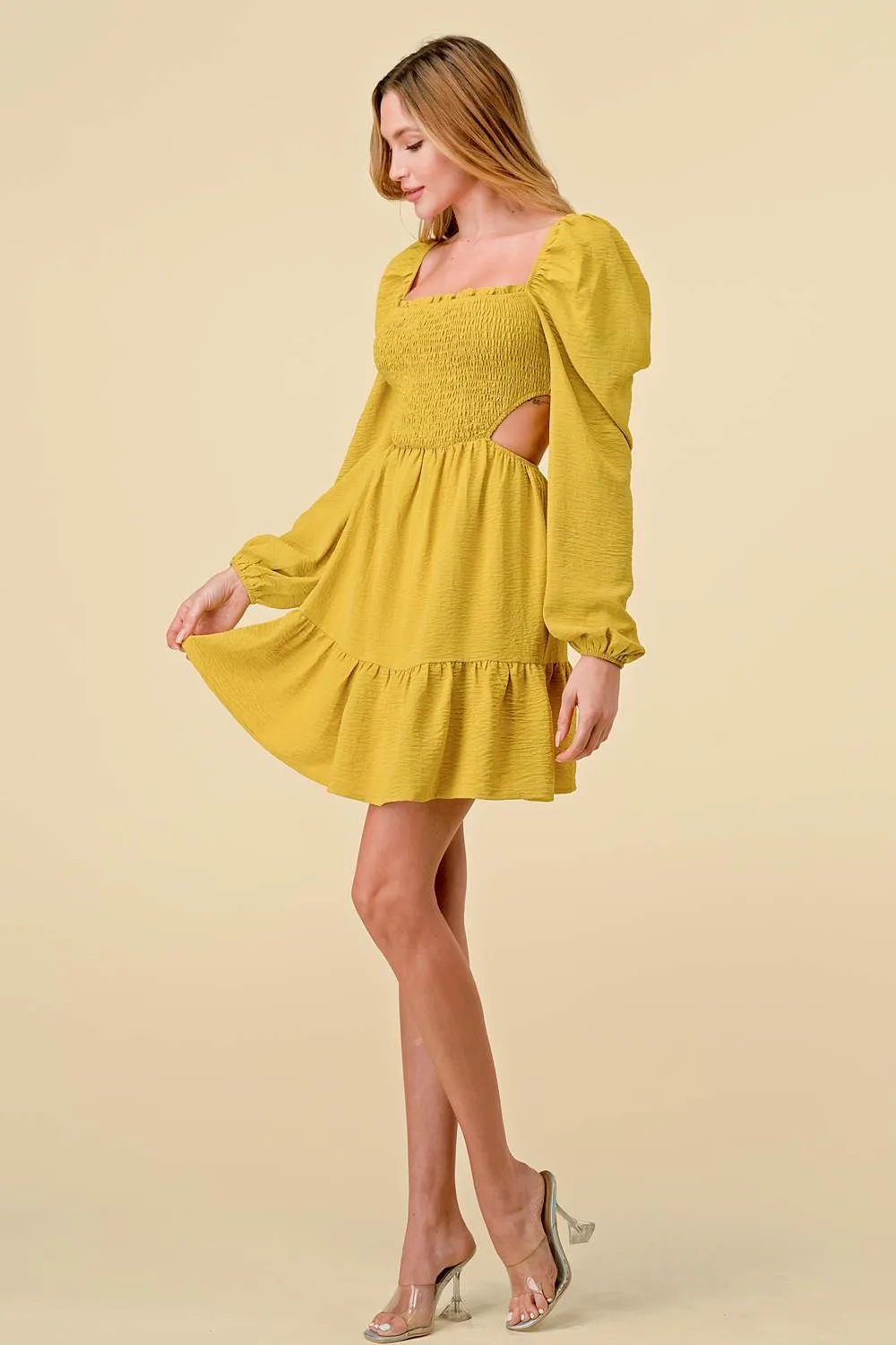 BD10352K / TEXTURED STRETCH WOVEN SMOCKING RUFFLED MINI DRESS sold by privy product image thumbnail 4