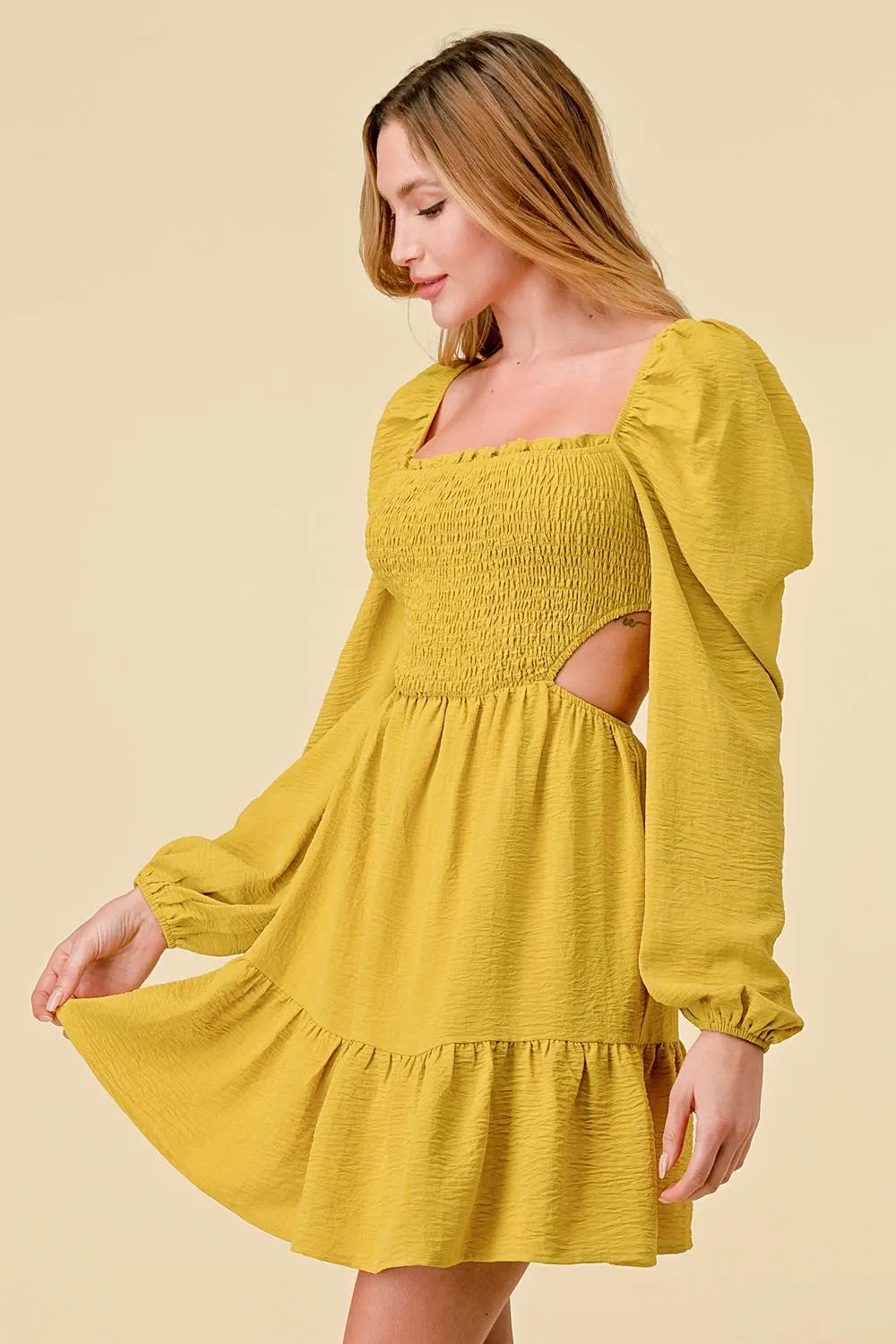 BD10352K / TEXTURED STRETCH WOVEN SMOCKING RUFFLED MINI DRESS sold by privy
