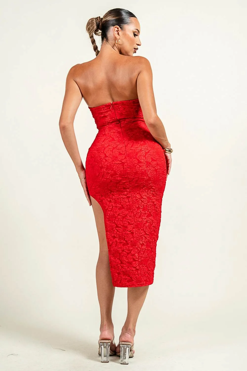 PD78986NST / FLORAL JACQUARD KNIT TUBE MIDI DRESS sold by privy product image thumbnail 3