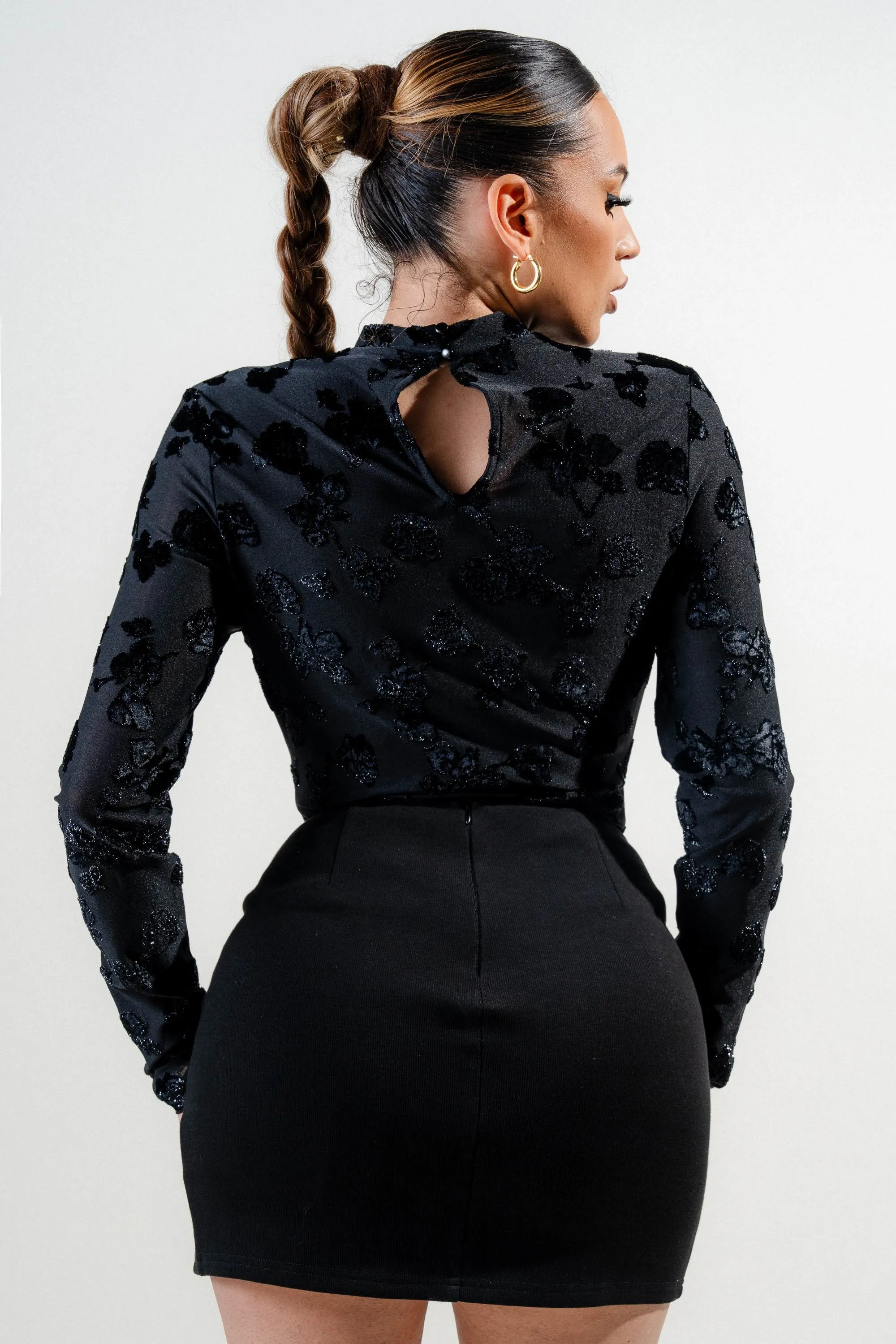 PT45434K / MESH METALLIC BURNOUT KNIT MOCK NECK BODYSUIT sold by privy product image thumbnail 3