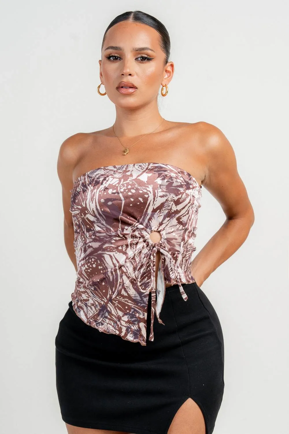 HT4121S / STRAPLESS SLIT ABSTRACT CROP TOP sold by privy product image thumbnail 4