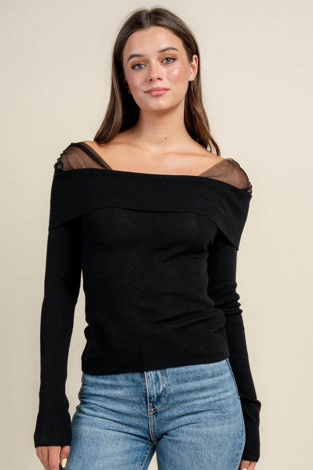 BT3302C / OFF-SHOULDER LONG SLEEVE TOP WITH LACE DETAIL sold by privy