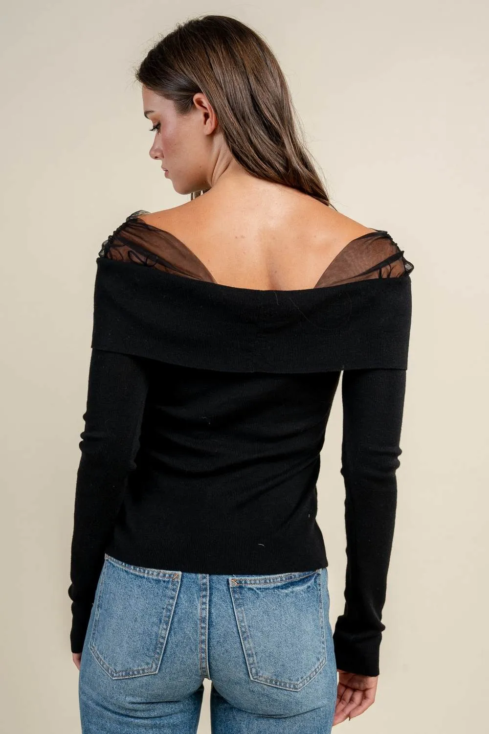 BT3302C / OFF-SHOULDER LONG SLEEVE TOP WITH LACE DETAIL sold by privy product image thumbnail 3
