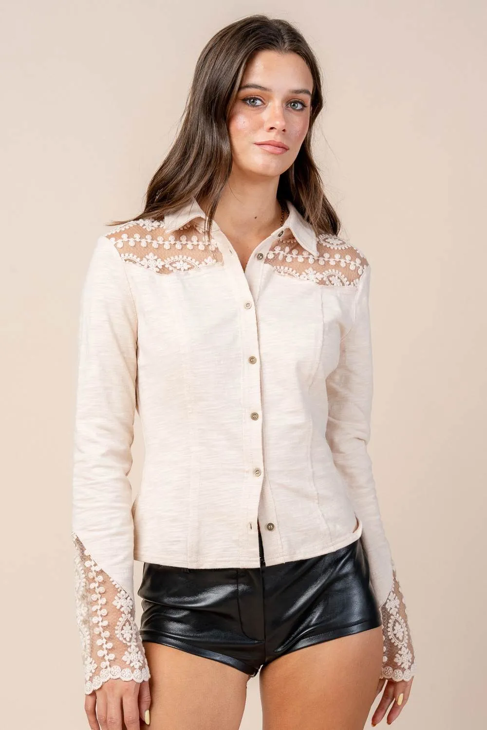 CT10611S / LACE YOKE & SLEEVE PANEL DETAILED FRONT BUTTON DOWN KNIT TOP sold by privy product image thumbnail 4