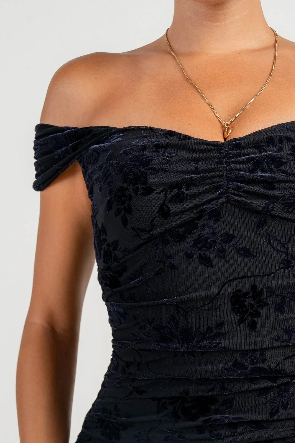 PD79335B / OFF SHOULDER BACK OPEN RUCHING MERMAID MIDI DRESS sold by privy product image thumbnail 5