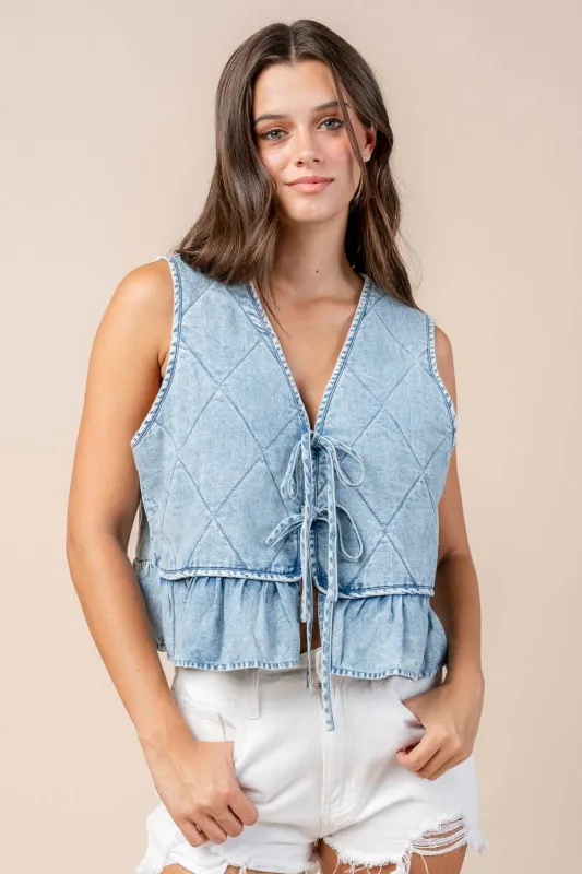 CT10635Y / QUILT DETAILED FRONT TIE CHAMBRAY VEST made by privy