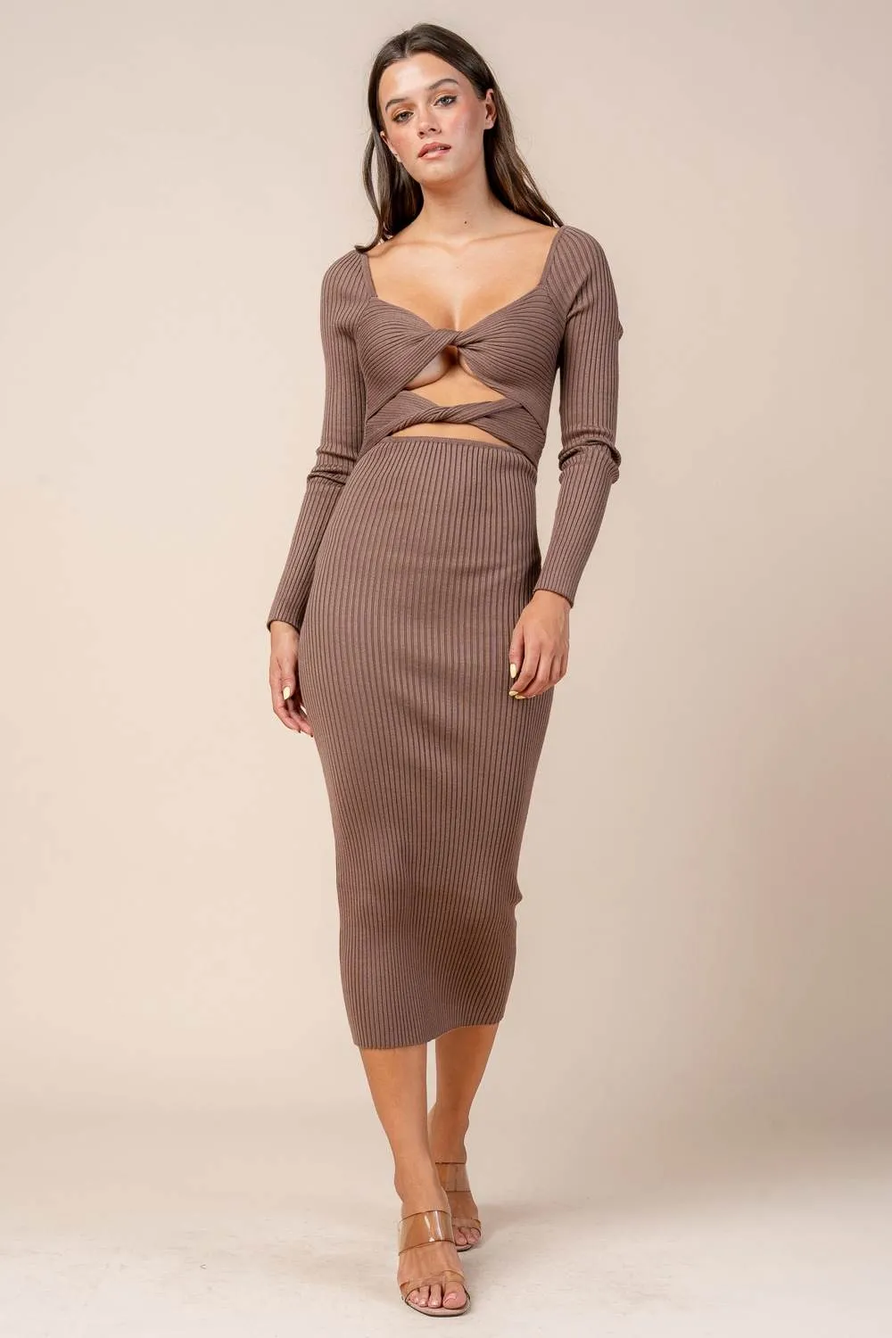 CD30620B / CUT OUT TWISTED OFF SH MIDI DRESS sold by privy