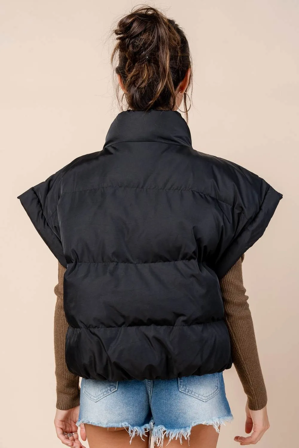 CG60054E / QUILTED DETAILED EXTENDED SLEEVE LESS VEST W/ FRONT ZIP sold by privy product image thumbnail 3