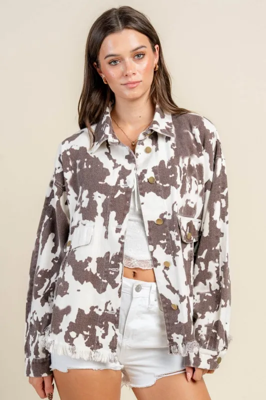 BG5371E / OVERSIZED SHACKET WITH FRINGED HEM sold by privy