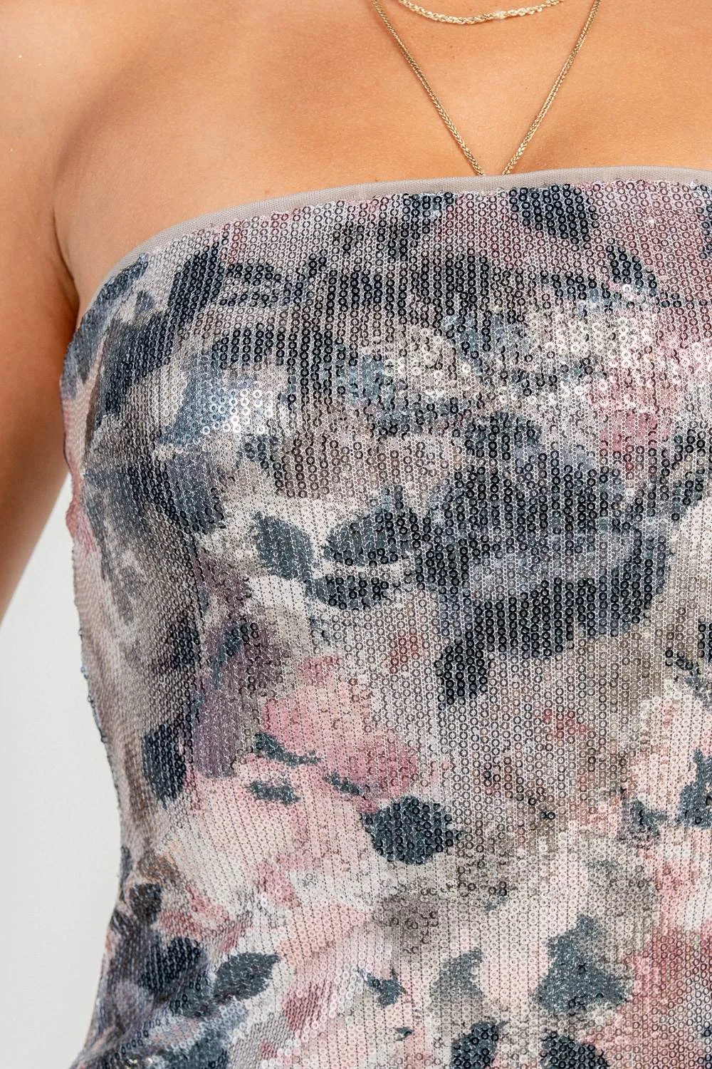 PD79340K / Tube Back Slit Midi Dress sold by privy product image thumbnail 2