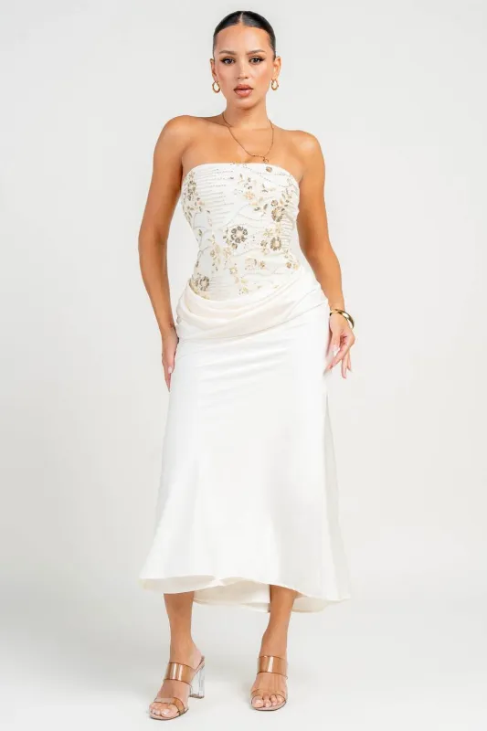 HD30455S / STRAPLESS ROUNDED NECKLINE EMBELLISHMENT MIDI DRESS sold by privy