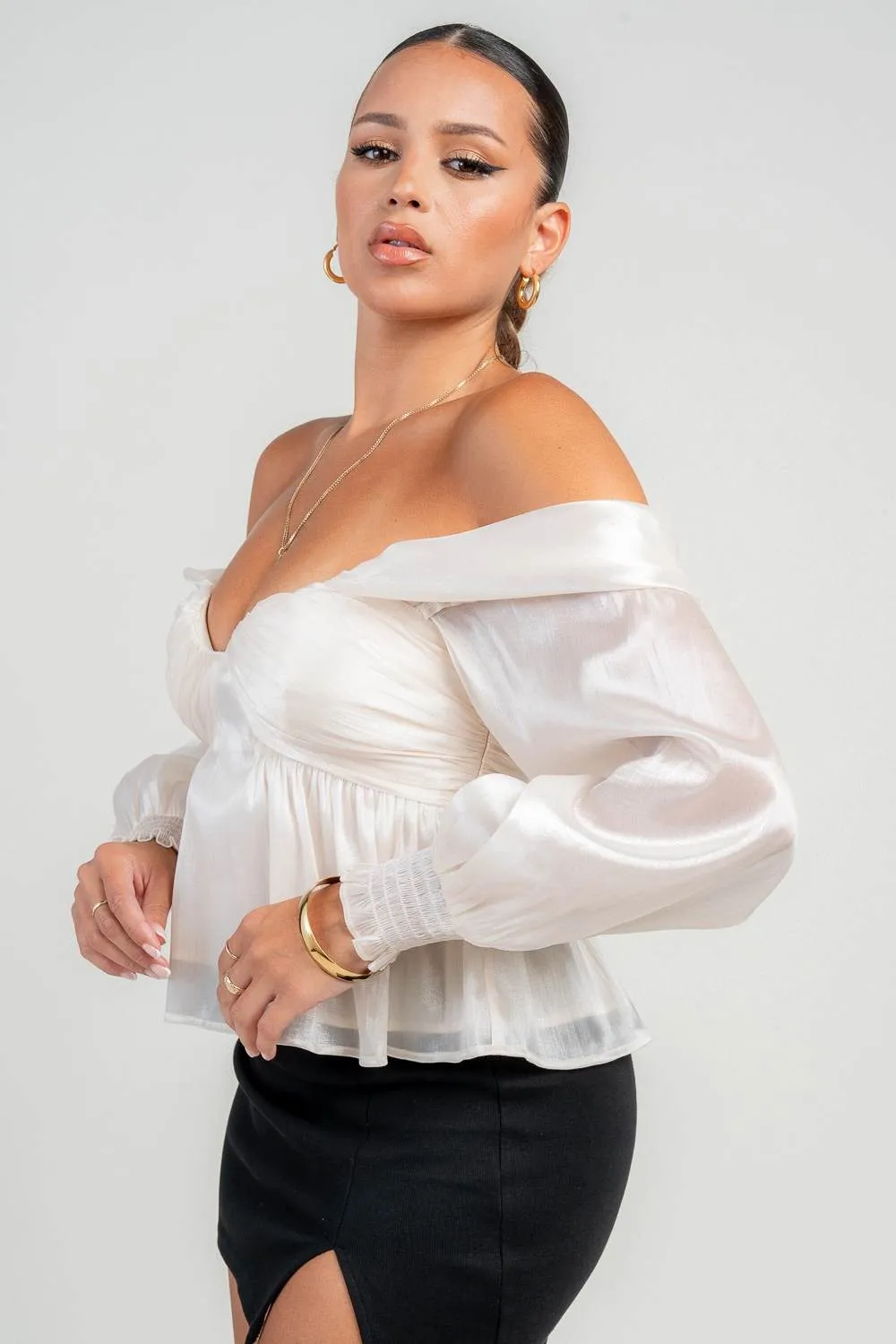 HT4128S / Off-Shoulder Satin Peplum Top sold by privy product image thumbnail 2