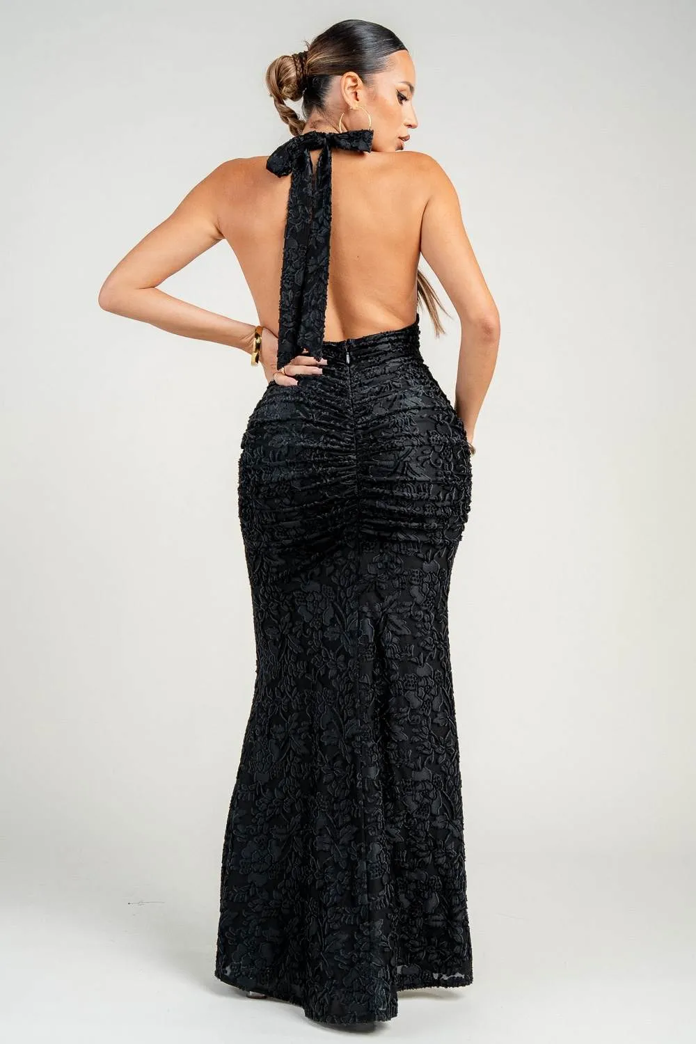 HD30538STP / DEEP PLUNGE HALTER TIE MAXI DRESS sold by privy product image thumbnail 3