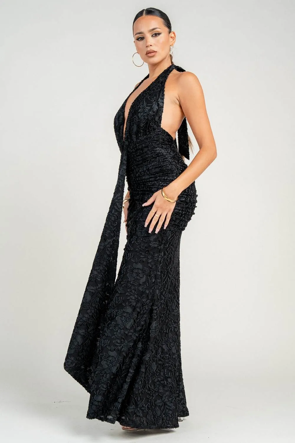 HD30538STP / DEEP PLUNGE HALTER TIE MAXI DRESS sold by privy product image thumbnail 2
