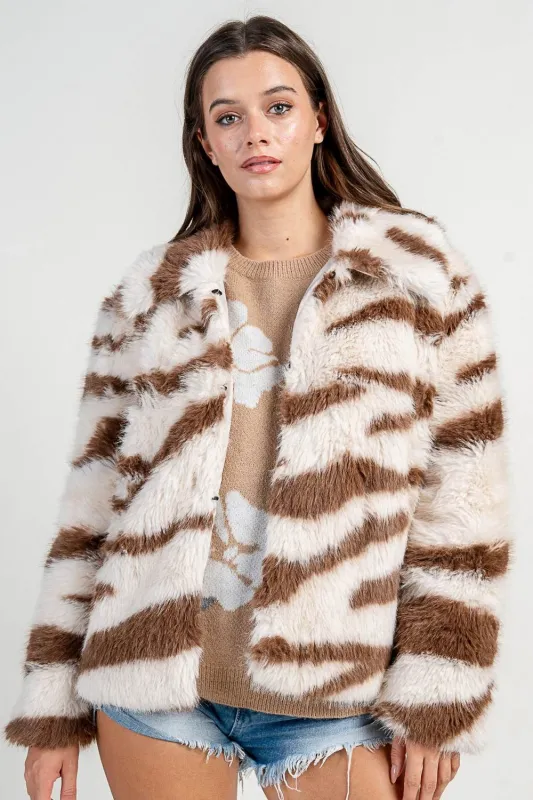 CG60041N / STATEMENT BIG MOTIF L/S FAUX FUR JACKET sold by privy