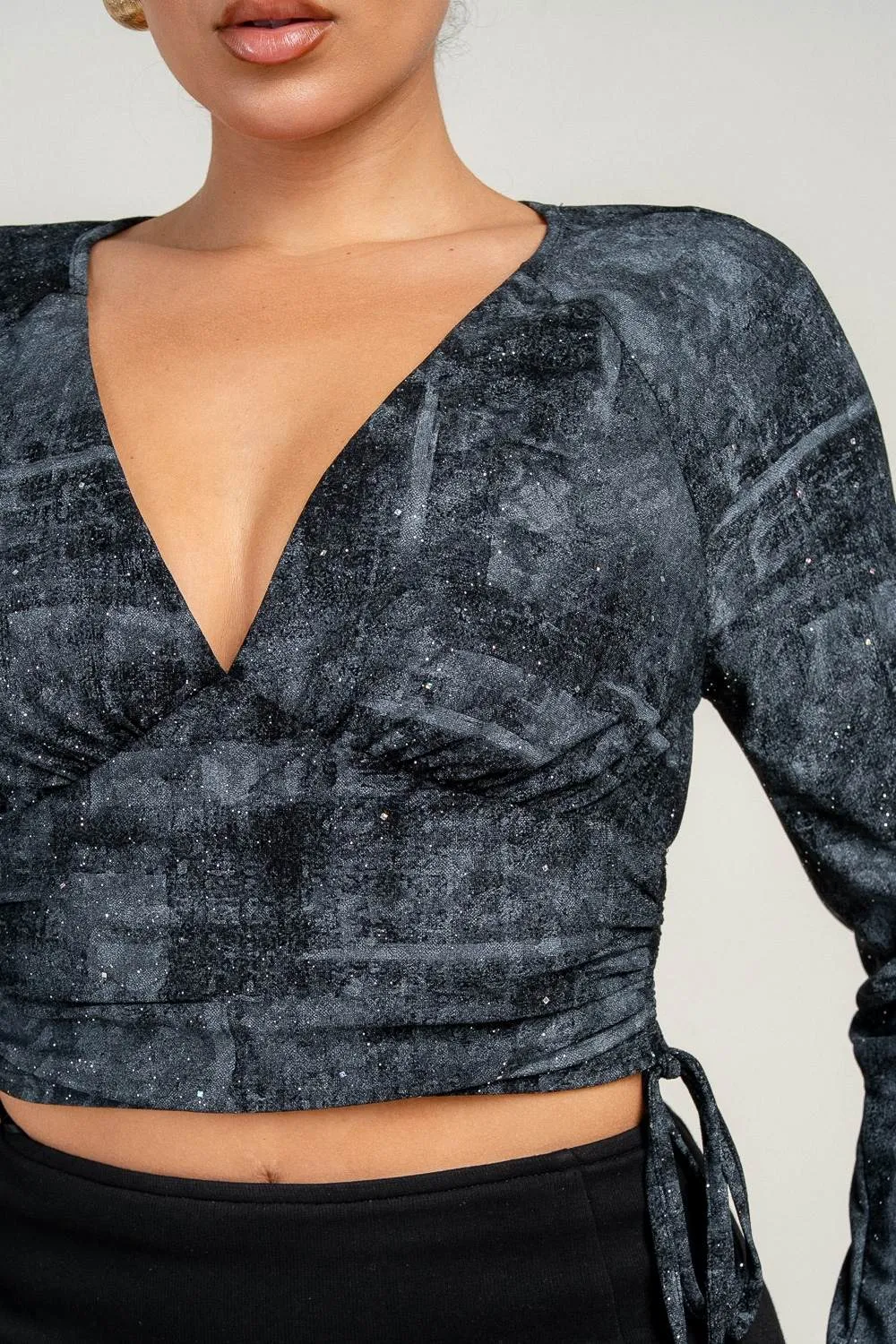 HT4202K / LONG SLEEVE V-NECK BACKLESS TOP sold by privy product image thumbnail 3