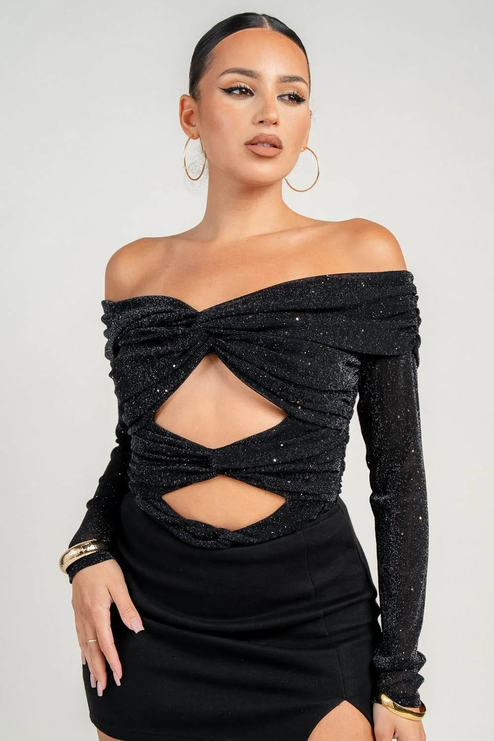 HT4177S / OFF SHOULDER LONG SLEEVE CUT OUT DETAILED BODYSUIT sold by privy product image thumbnail 4