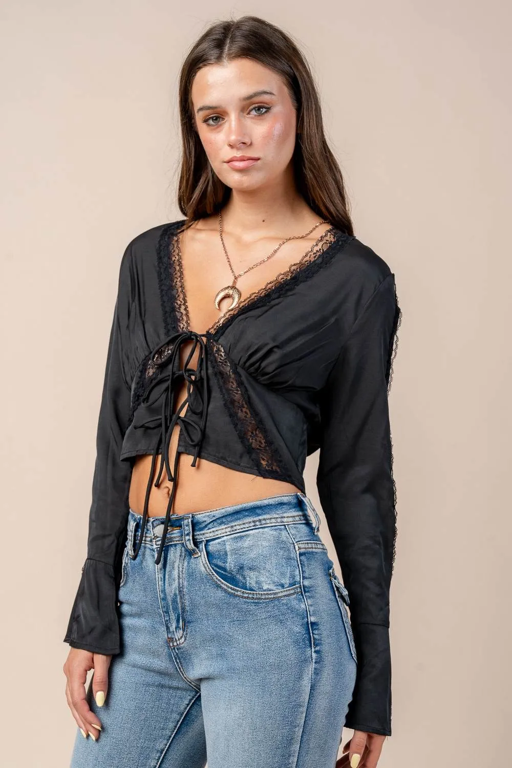 CT10524S / LACE TRIMMED DETAILED BELL SLV CROPPED TOP sold by privy product image thumbnail 2