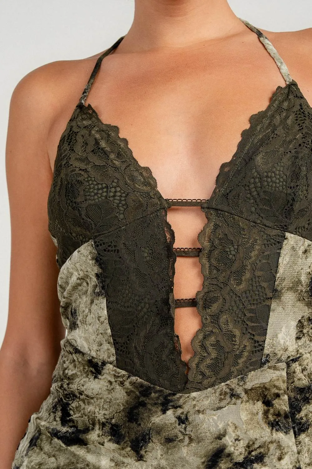 HD30660BD / PRINTEDMESH JACQUARD W/ LACE HALTER sold by privy product image thumbnail 5