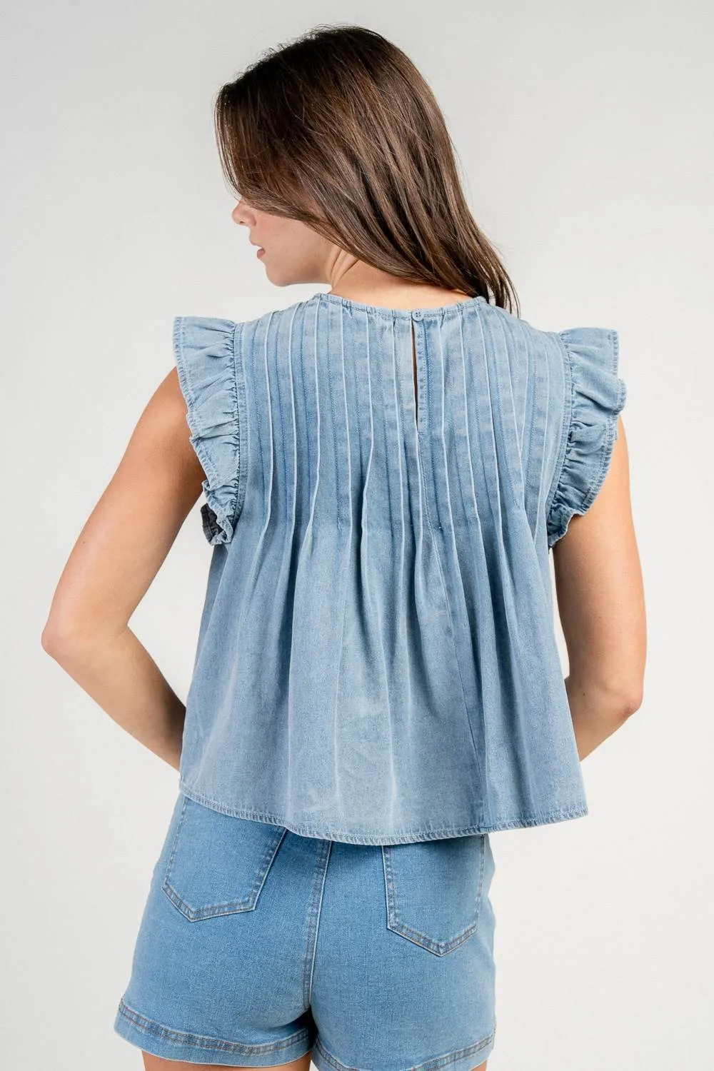 CT10670Y / WASHED DENIM RUFFLE SLEEVE PLEATED DENIM SWING TOP sold by privy product image thumbnail 3