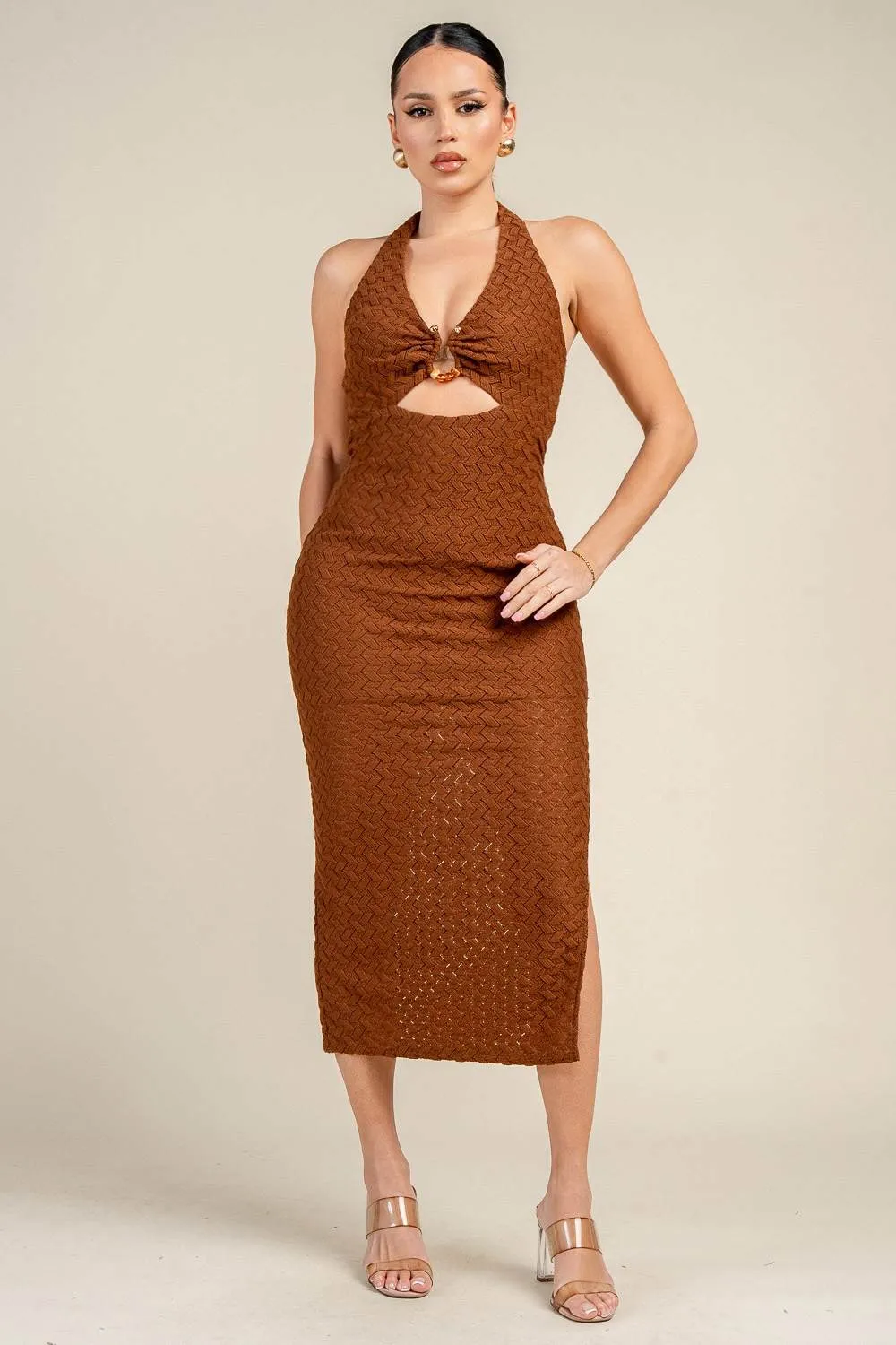 HD30958E / TEXTURED HALTER RING DETAIL CUT-OUT MIDI DRESS sold by privy product image thumbnail 4