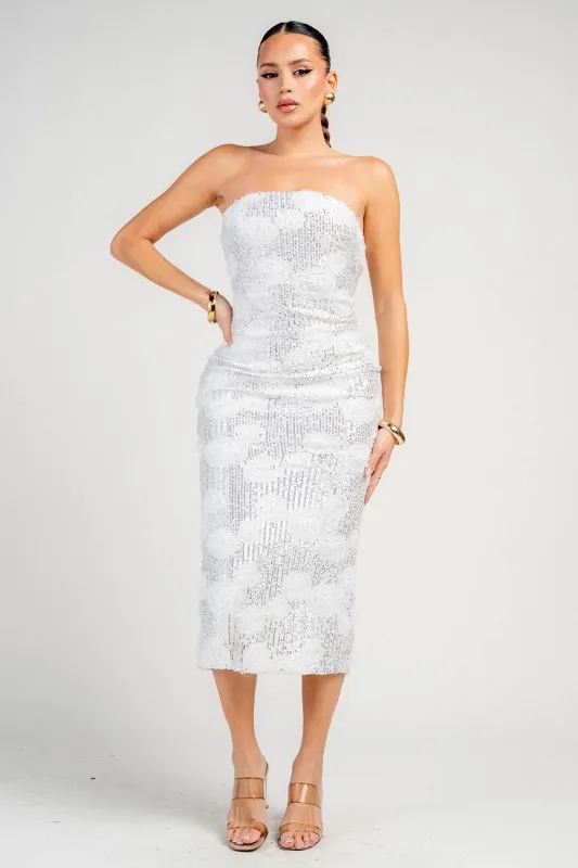 HD30895E / STRAPLESS BACK RIBBON 3D FLORAL SEQUINS LACE MIDI DRESS sold by privy