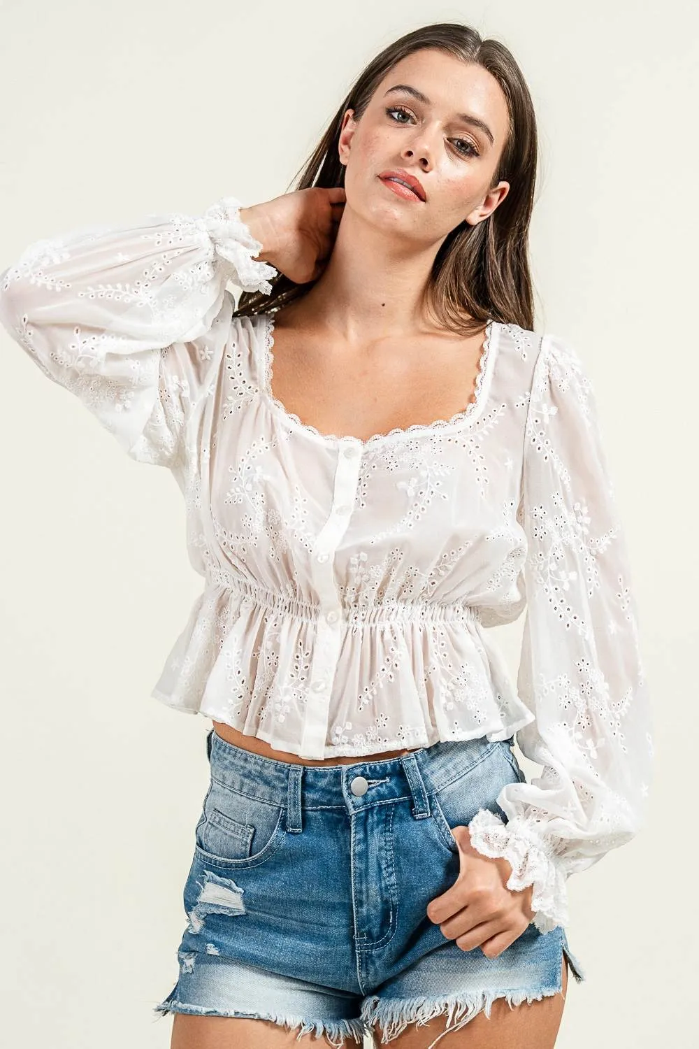 CT10593E / STYLISH SHEER BLOUSE FEATURING DELICATE EMBROIDERED DETAILING sold by privy product image thumbnail 4