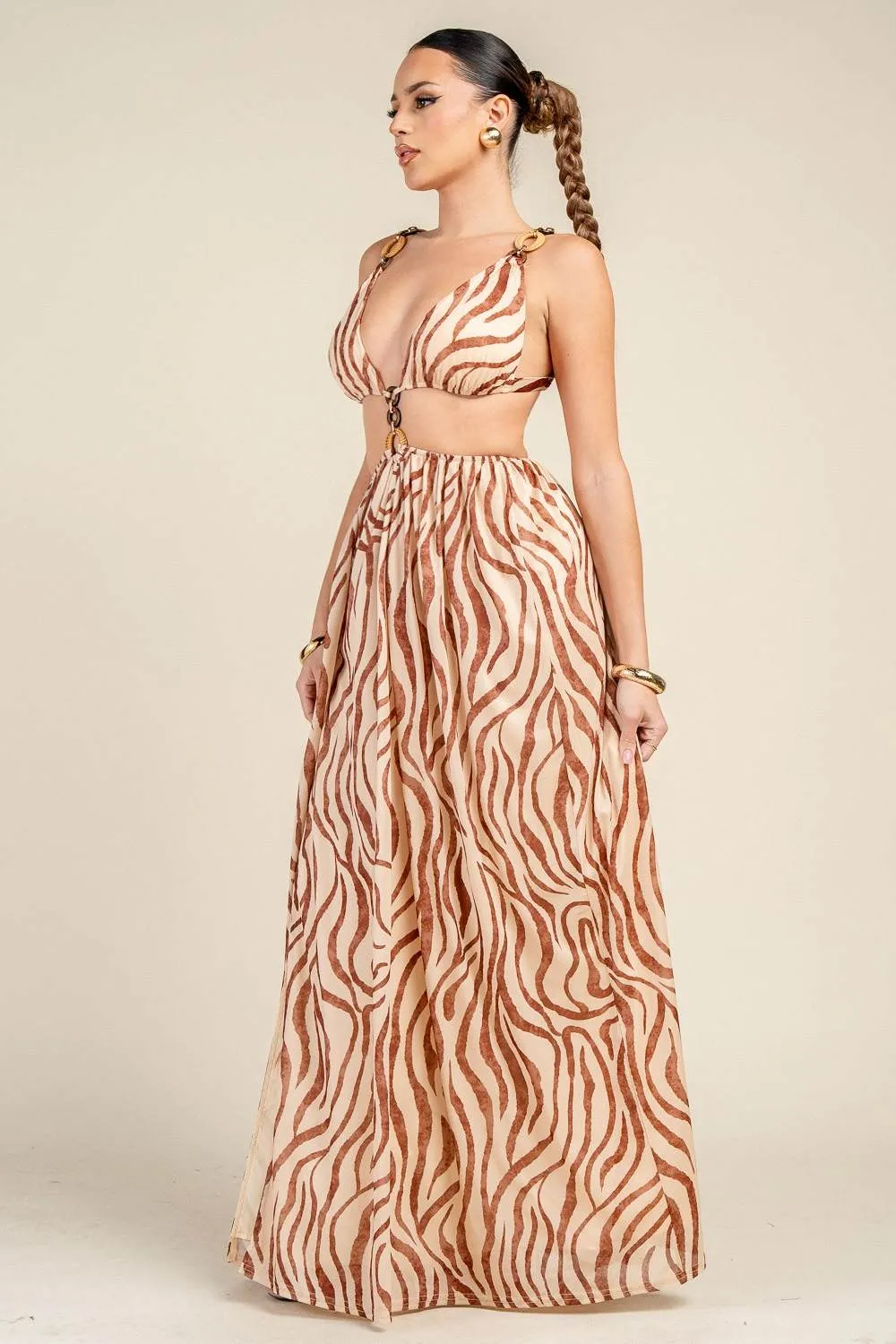 PD79516S / RING DETAIL PRINTED CUT-OUT MAXI DRESS sold by privy product image thumbnail 2