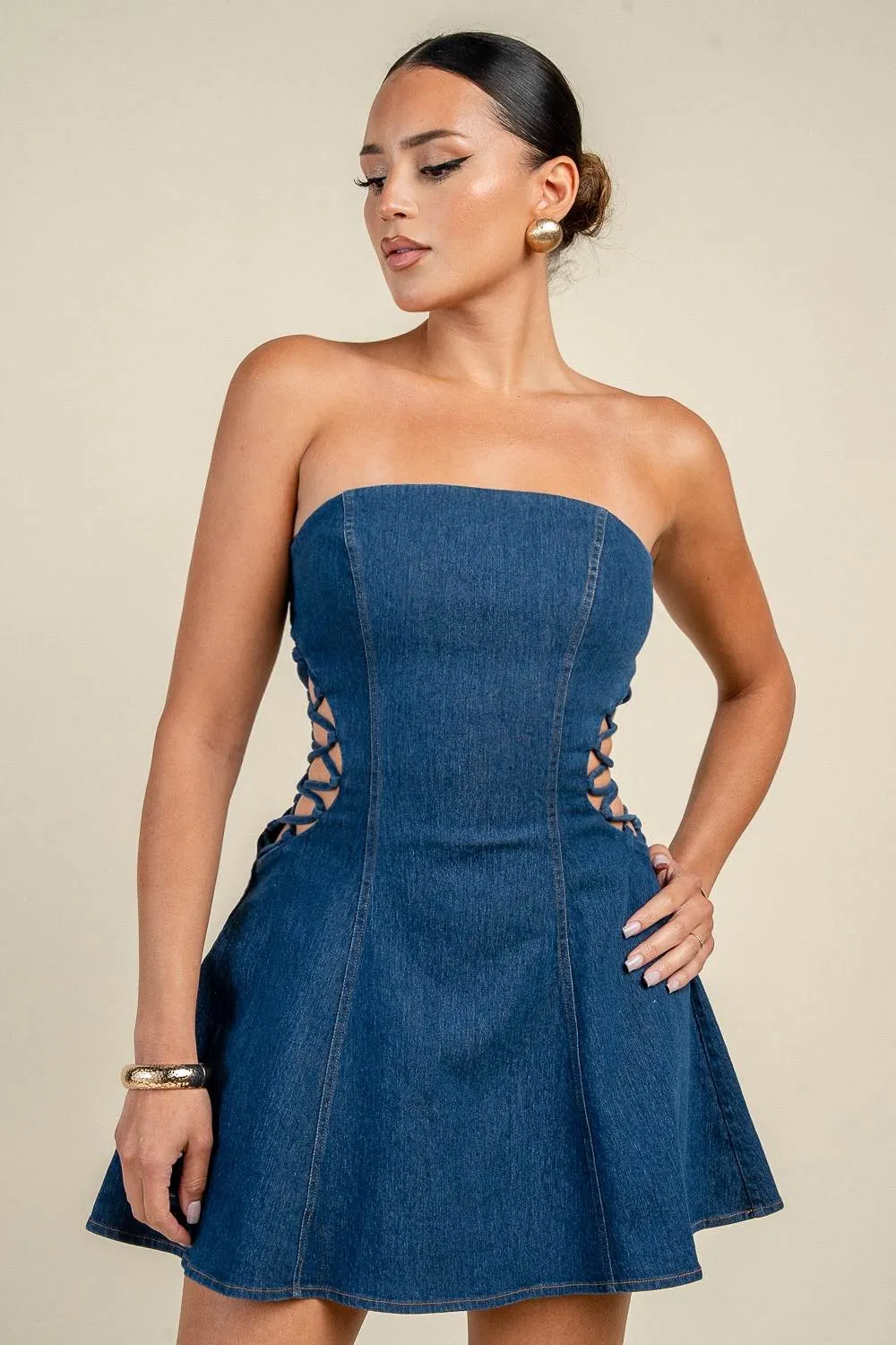 YD30326K / STRAPLESS LACE-UP PANEL DENIM MINI DRESS sold by privy