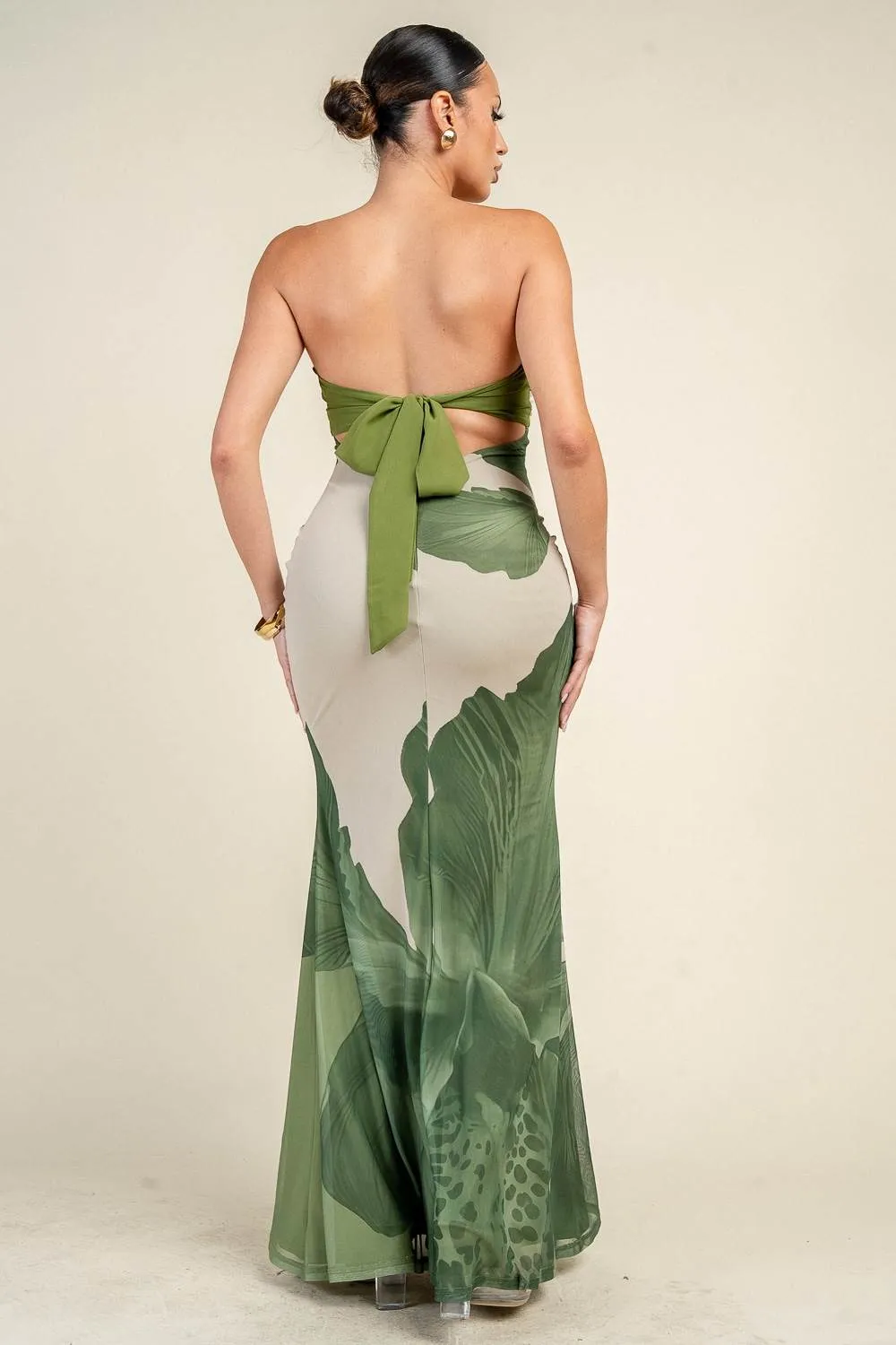 YD30279B / STRAPLESS TWIST FRONT PRINTED MESH MAXI DRESS sold by privy product image thumbnail 3