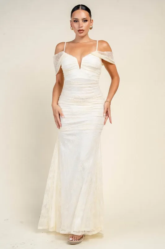 PD79825N / OFF SHOULDER LACE MAXI DRESS made by privy