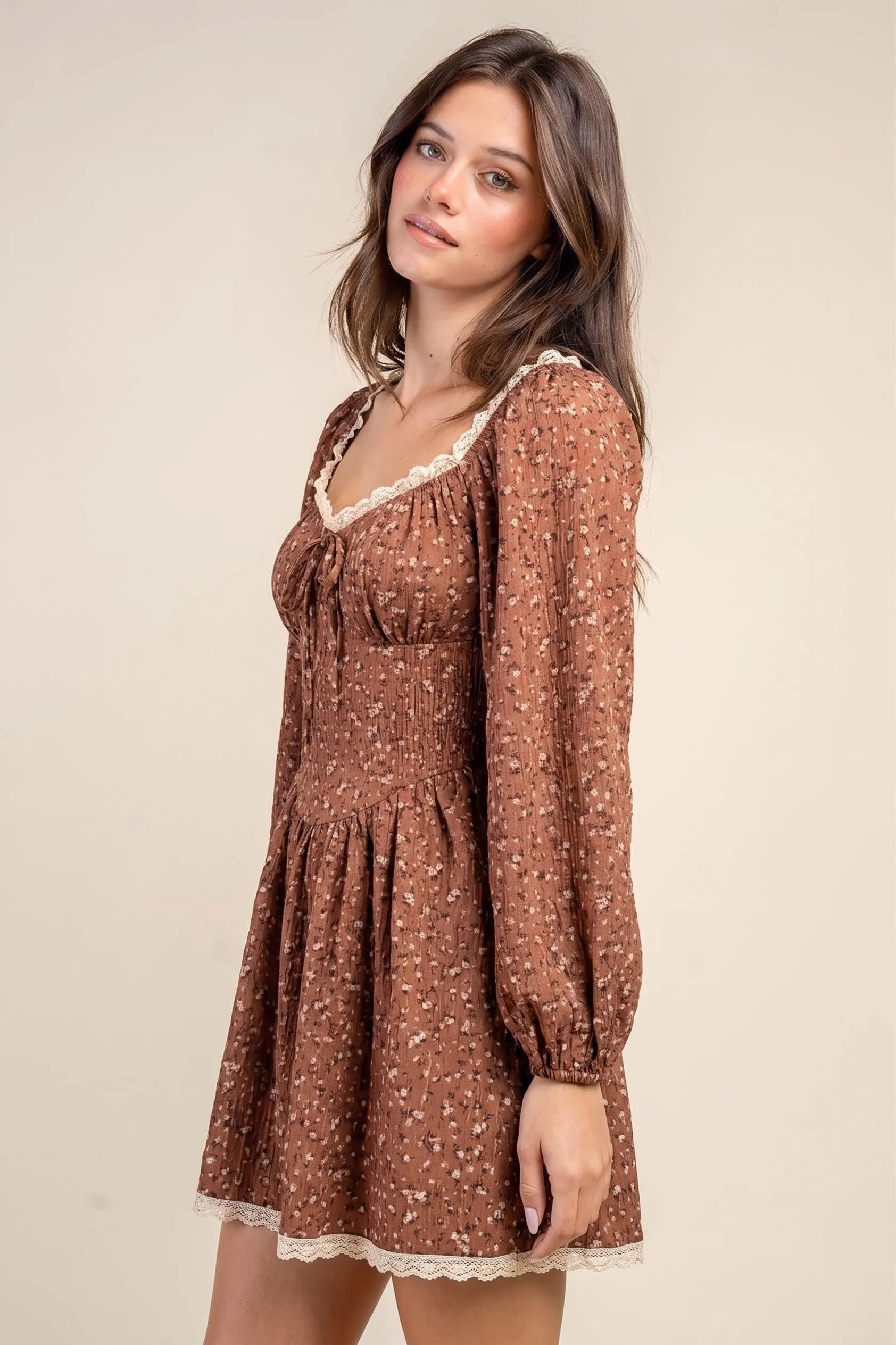 CD31344K / TEXTURED WOVEN SWEETHEARTED NECK MINI DRESS sold by privy product image thumbnail 3