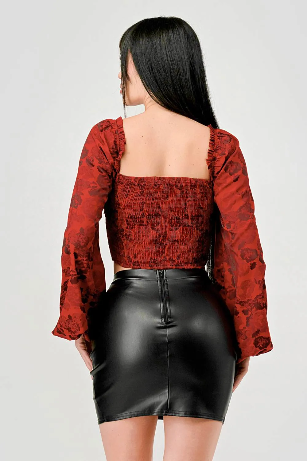 FLORAL PRINT SWEETHEART SMOCKED BACK CROPPED TOP sold by privy product image thumbnail 3