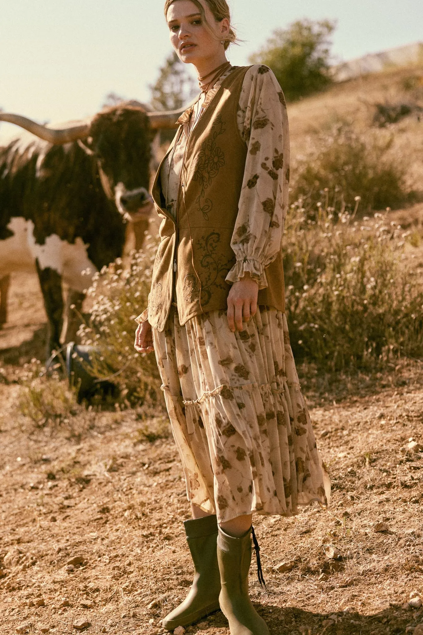 Sweet Meadow Floral-Embroidered Vegan Suede Vest sold by Promesa product image thumbnail 2