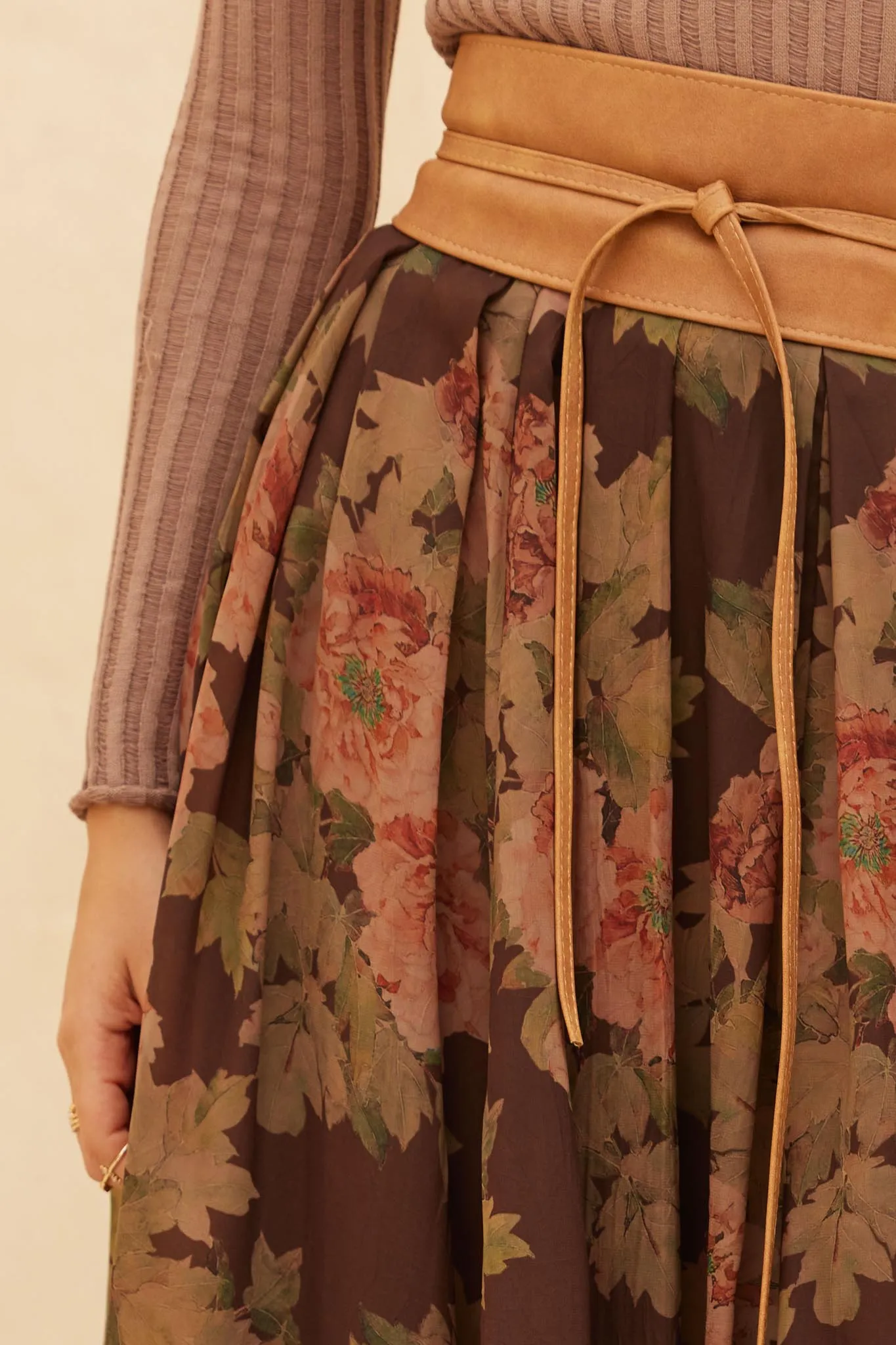 Blooming Tranquility Pleated Floral Midi Skirt sold by Promesa product image thumbnail 3