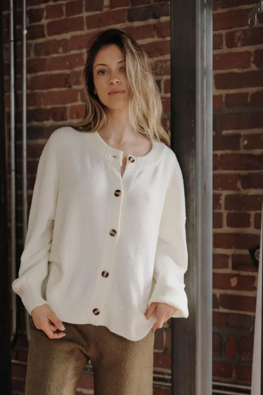 Promise the Label Textured Knit Buttoned Cardigan sold by Promesa