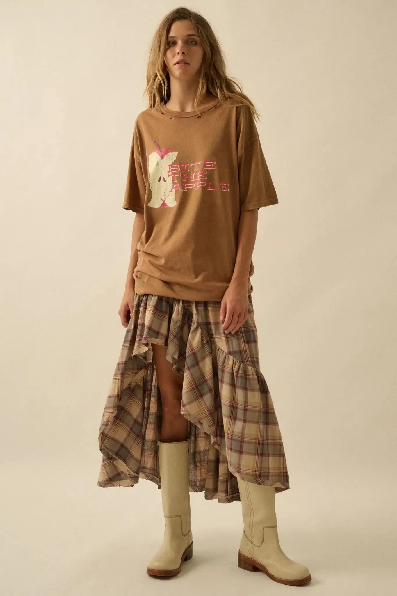 Bite the Apple Distressed Oversize Graphic Tee sold by Promesa product image thumbnail 2