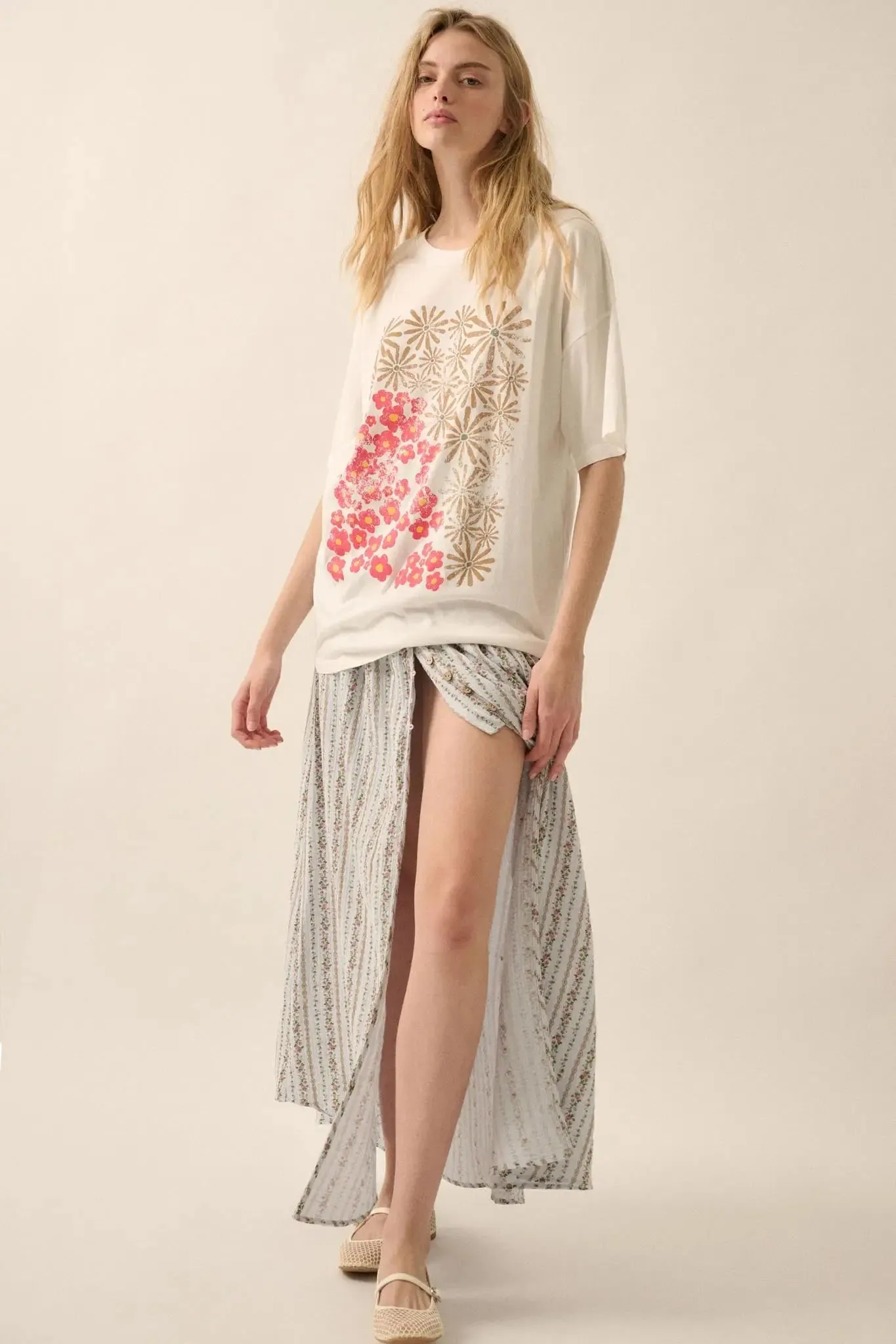 Floral Breeze Vintage-Print Oversize Graphic Tee sold by Promesa product image thumbnail 4