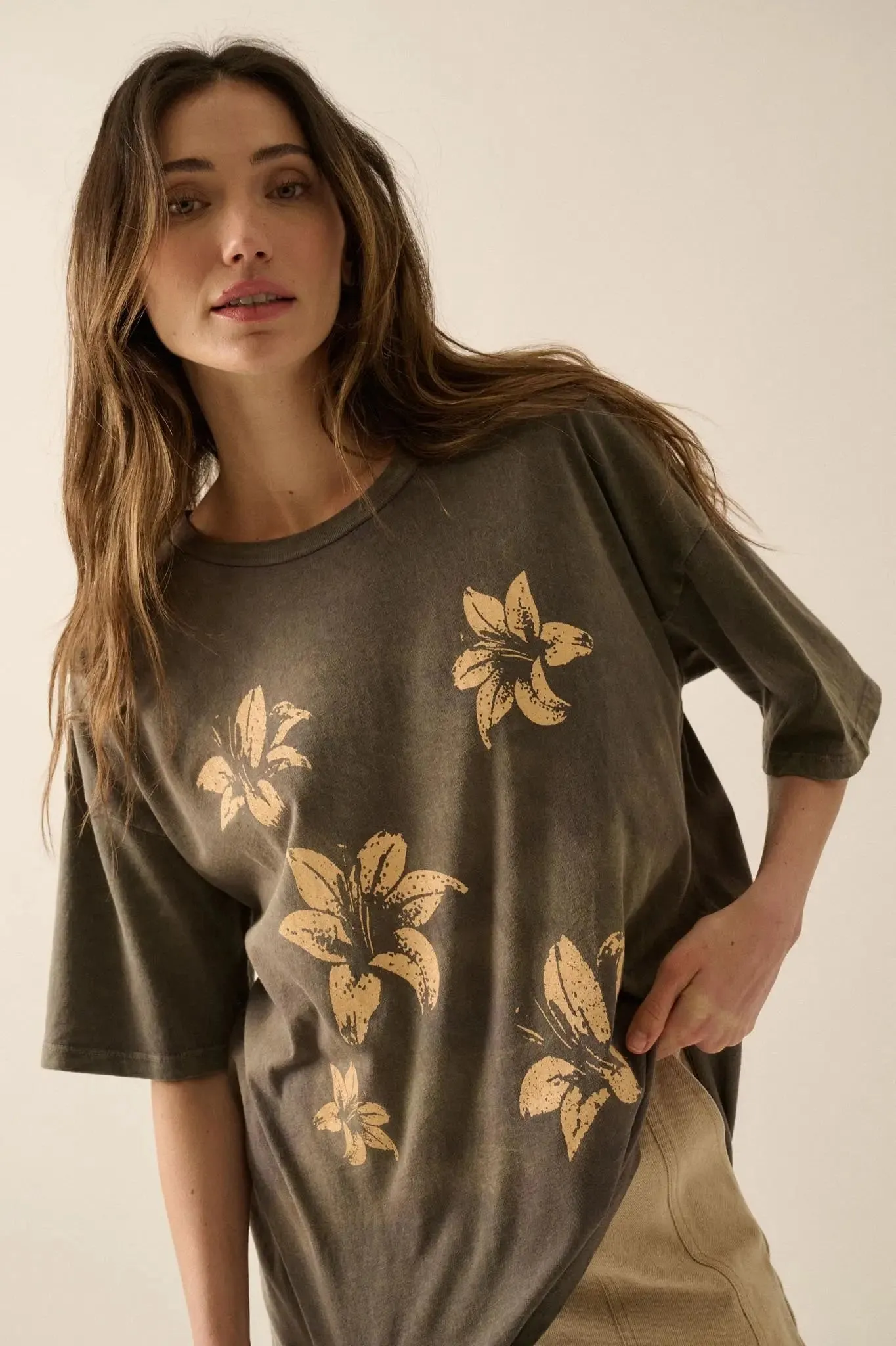 Lovely Lilies Vintage-Wash Oversize Graphic Tee sold by Promesa product image thumbnail 3