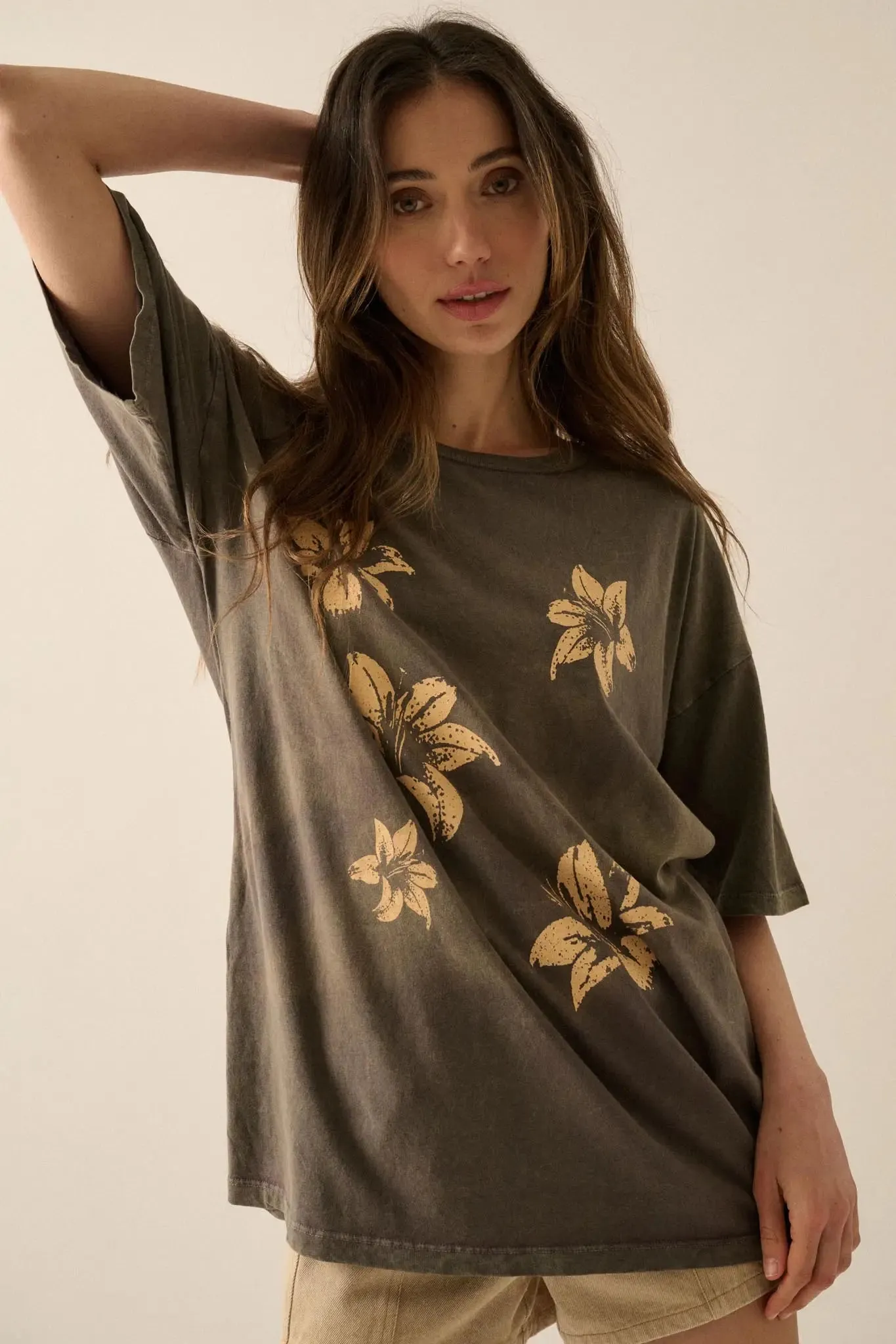 Lovely Lilies Vintage-Wash Oversize Graphic Tee sold by Promesa product image thumbnail 5