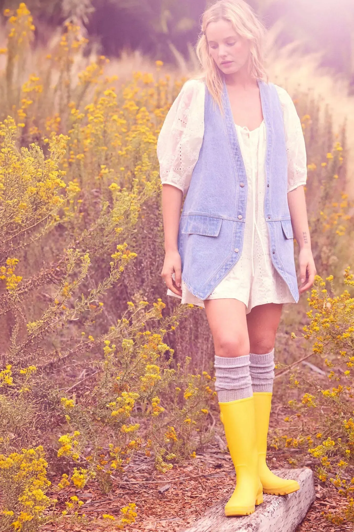 Days Go By Denim Snap-Front Vest sold by Promesa product image thumbnail 2