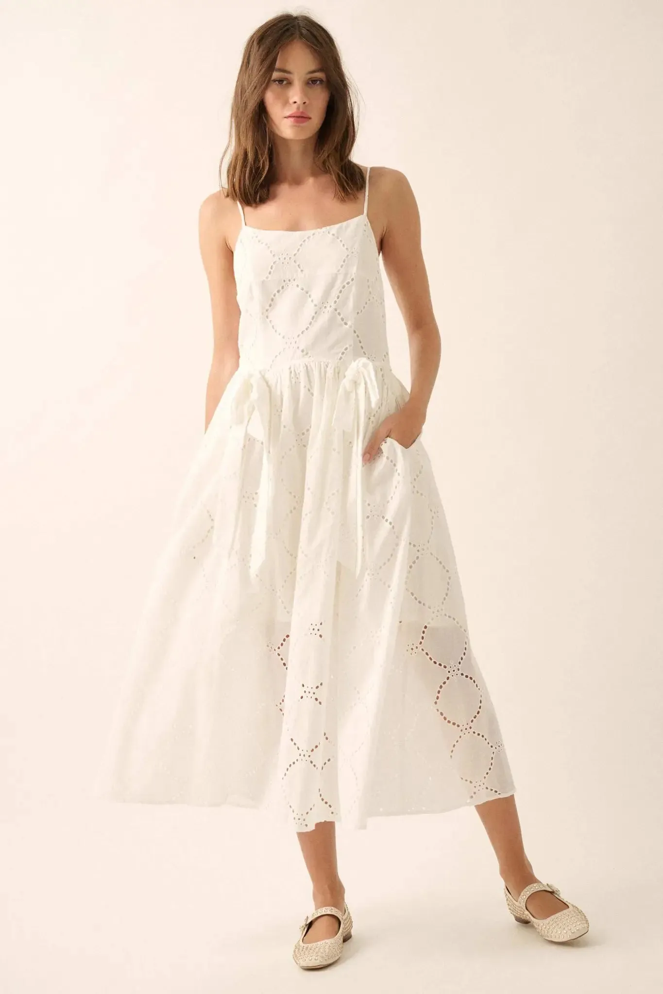 Sunday Girl Eyelet Lace Bow-Detail Midi Dress sold by Promesa product image thumbnail 4