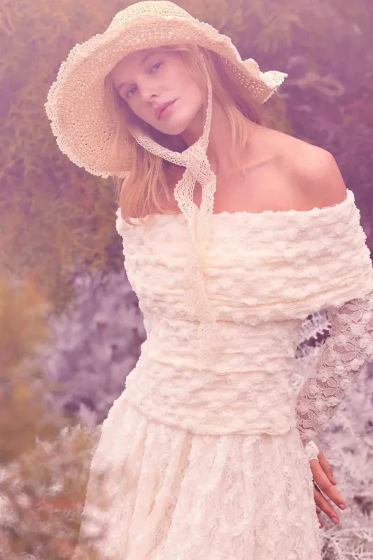 Good Graces Floral Lace Off-Shoulder Thumbhole Top sold by Promesa