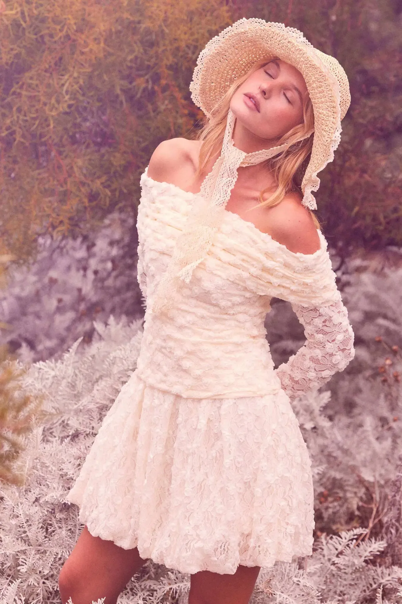 Good Graces Floral Lace Off-Shoulder Thumbhole Top sold by Promesa product image thumbnail 2